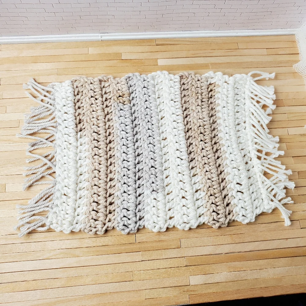 Miniature Dollhouse 1:12 Scale Cozy Knit Throw Blanket Maileg - Picture 3 of 3